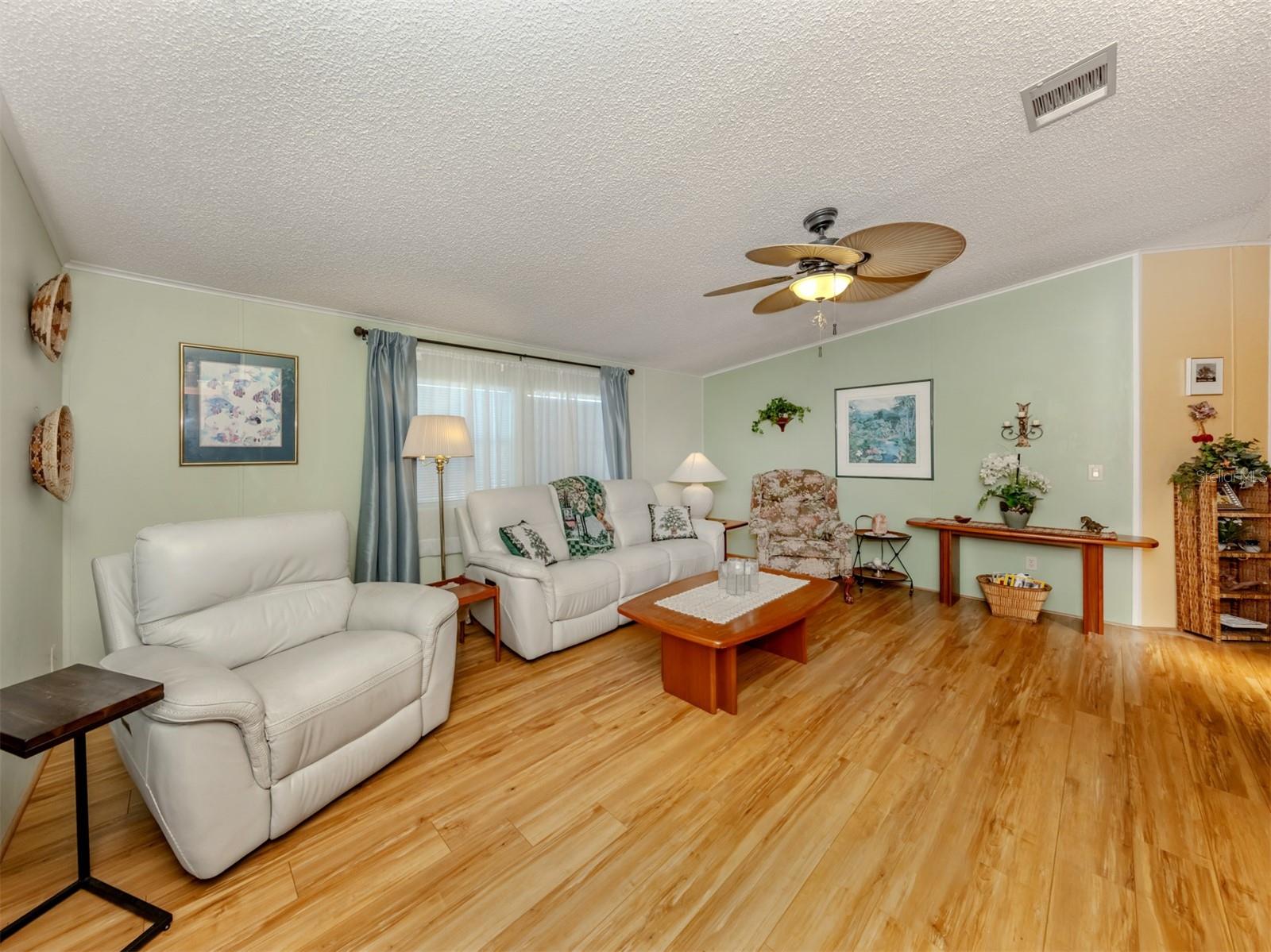 Image 20 of 64 For 452 Sharks Point