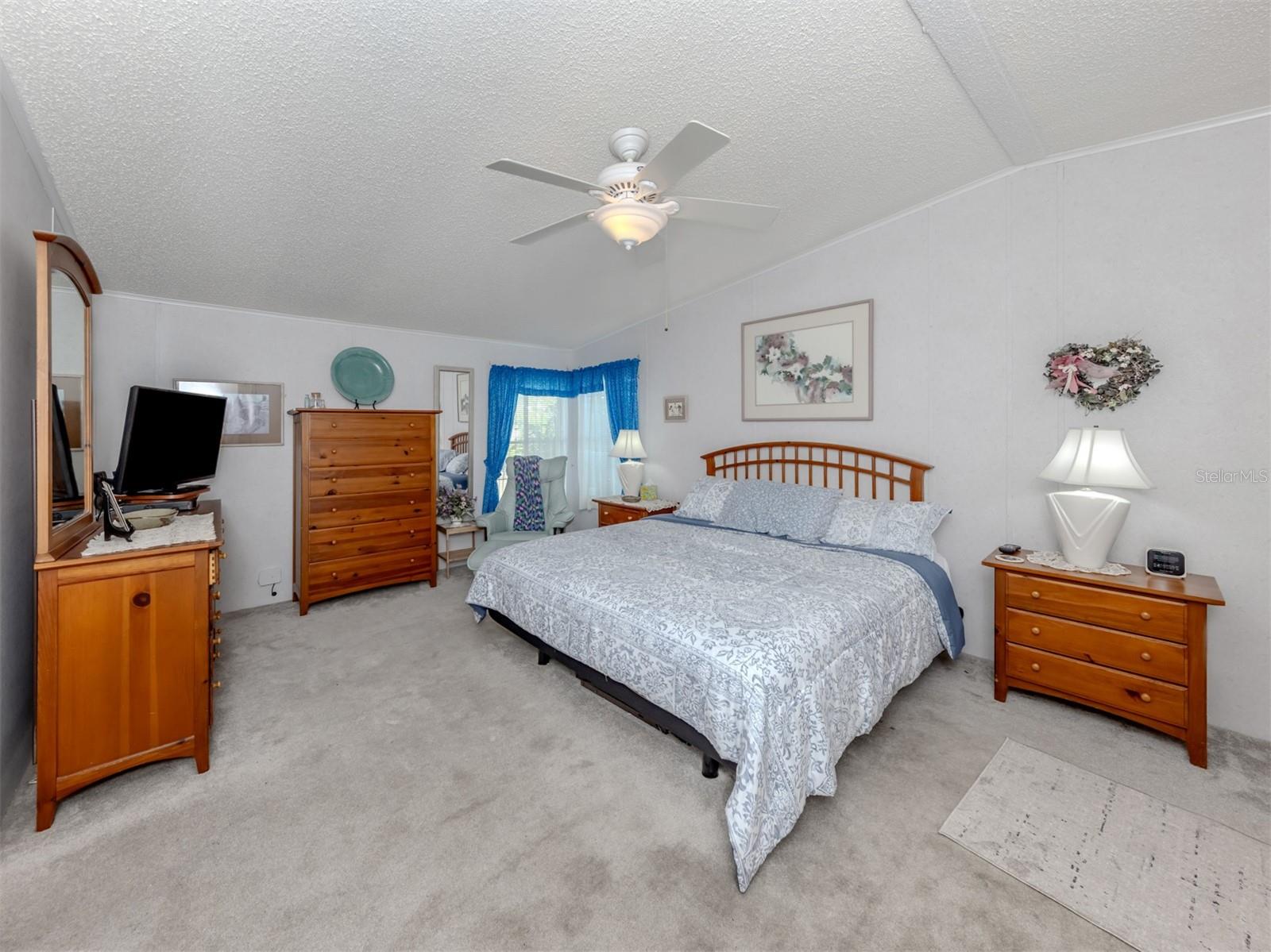 Image 22 of 64 For 452 Sharks Point