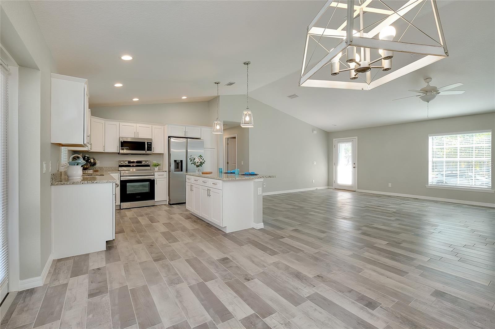 Image 14 of 62 For 10308 Sandrift Avenue