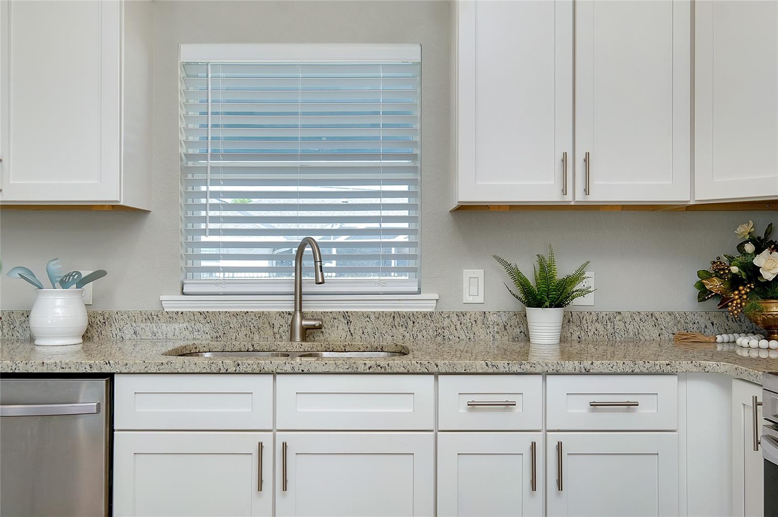 Image 16 of 62 For 10308 Sandrift Avenue