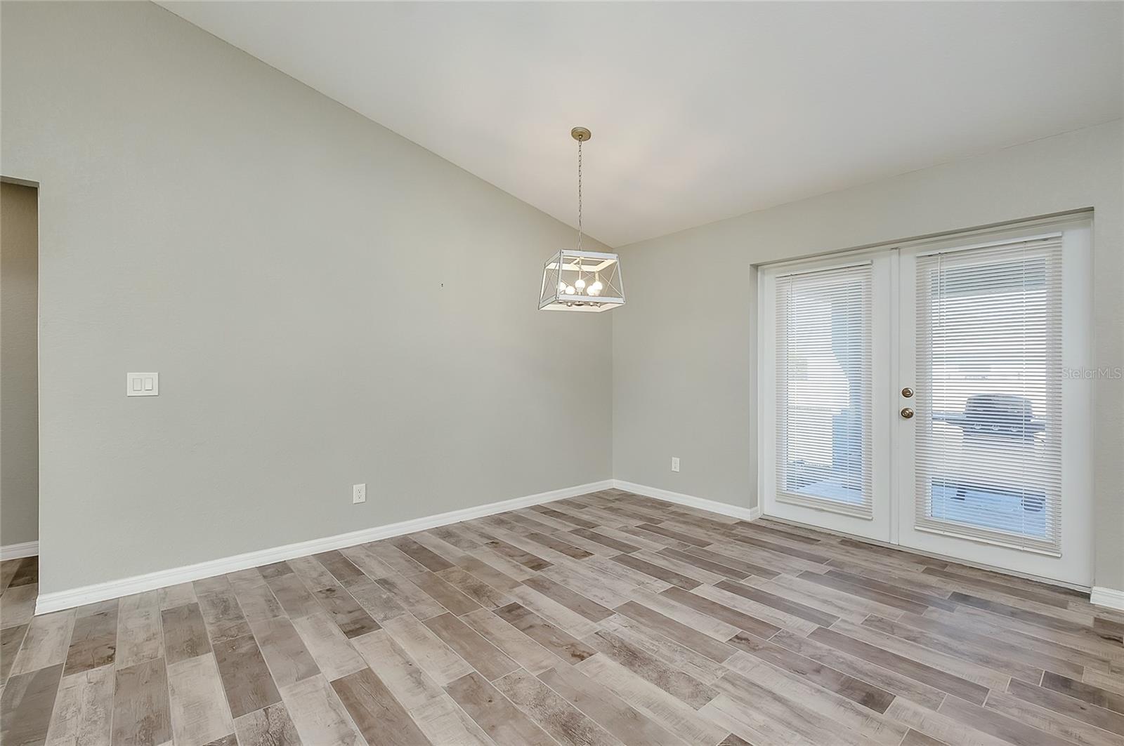 Image 28 of 62 For 10308 Sandrift Avenue