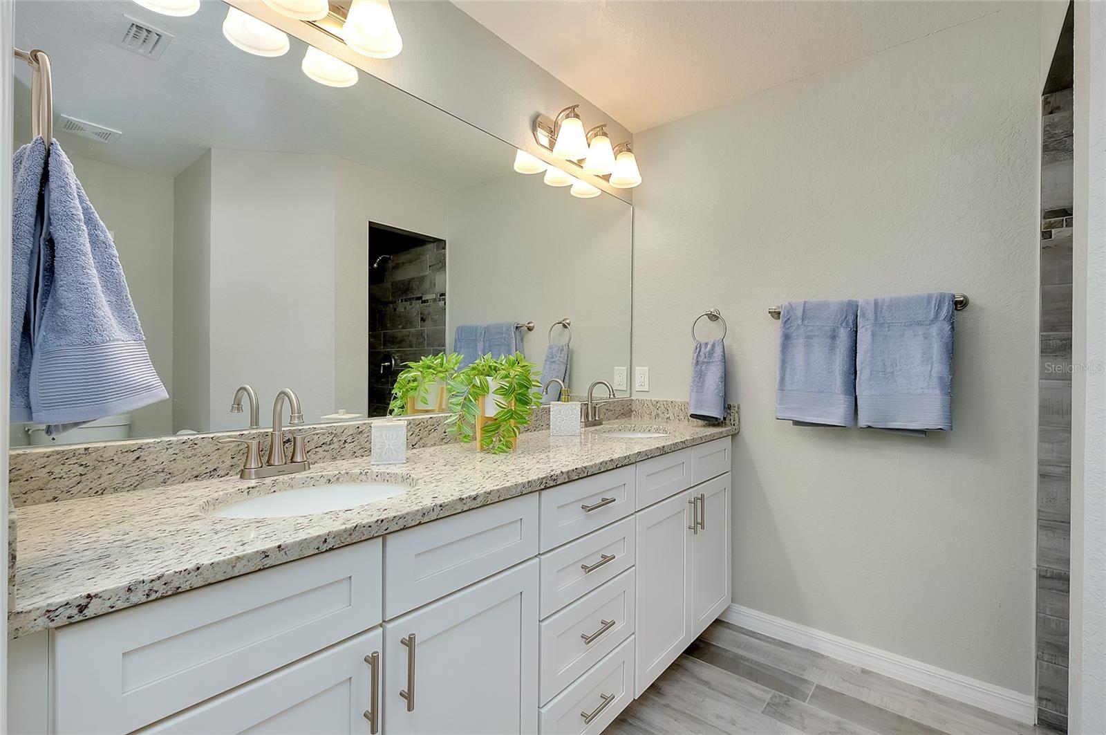 Image 37 of 62 For 10308 Sandrift Avenue