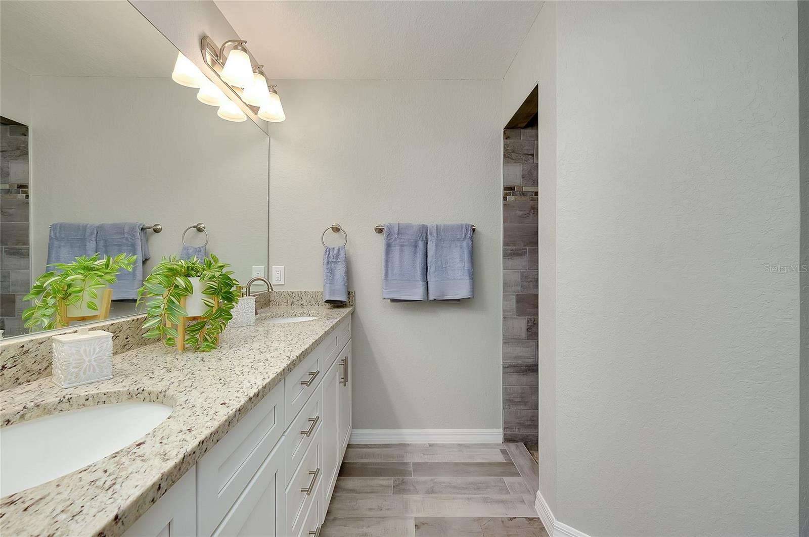 Image 39 of 62 For 10308 Sandrift Avenue