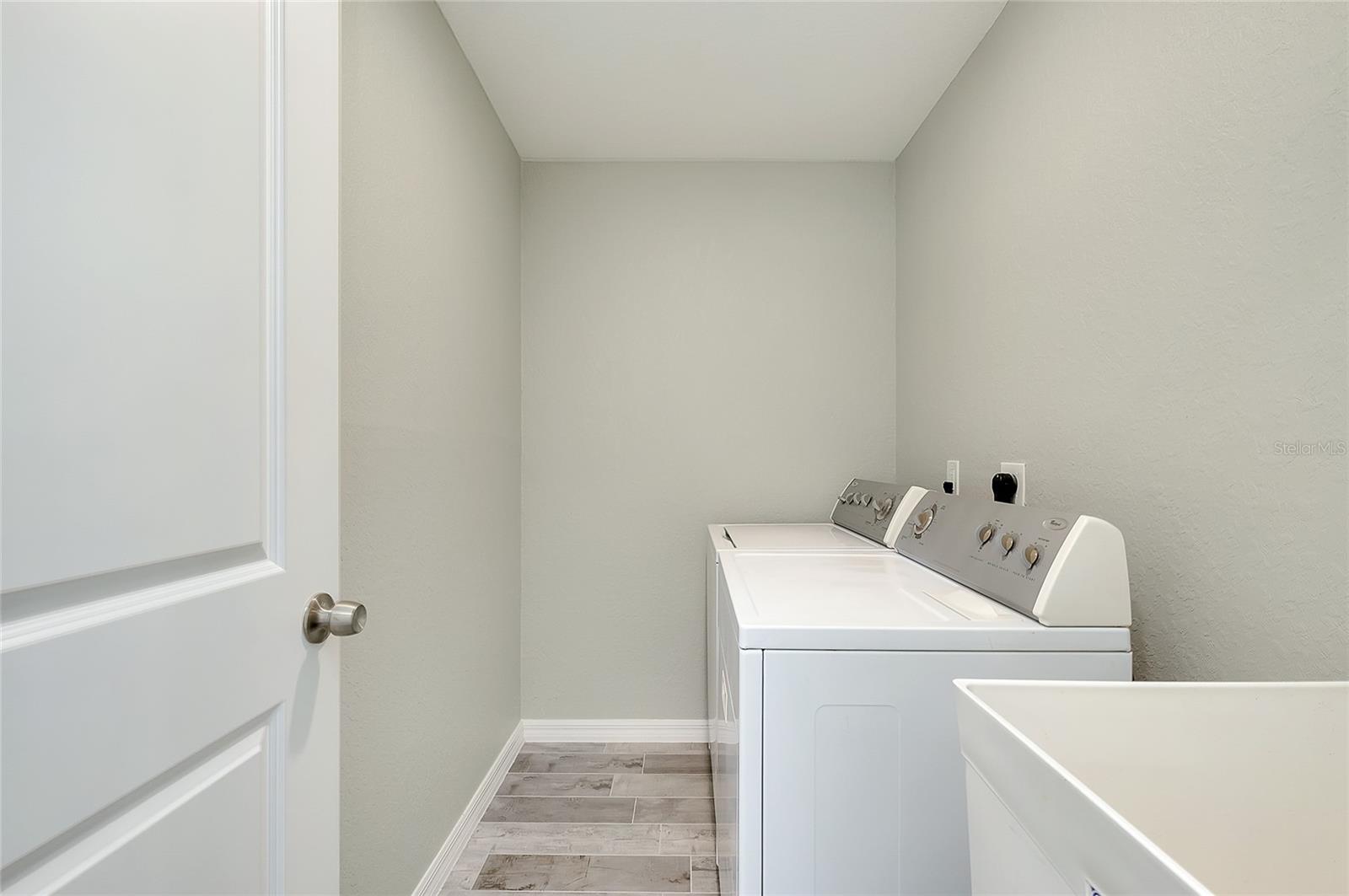 Image 53 of 62 For 10308 Sandrift Avenue