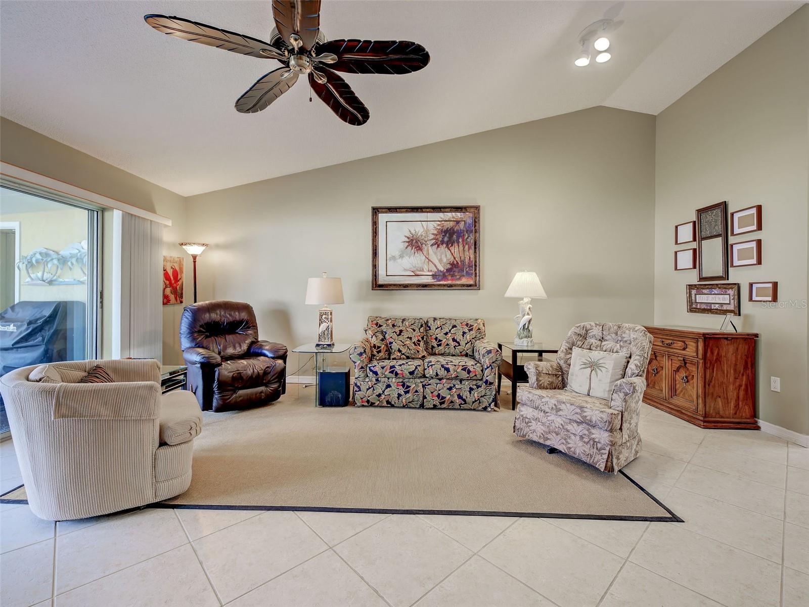 Image 17 of 36 For 6527 Hamlet Drive 26b