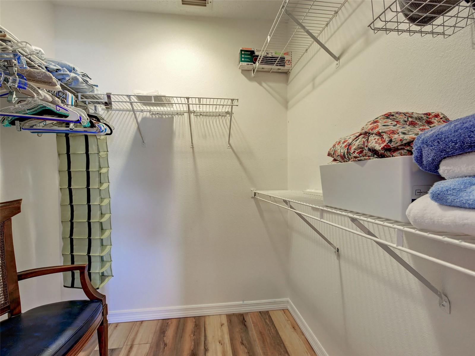 Image 23 of 36 For 6527 Hamlet Drive 26b