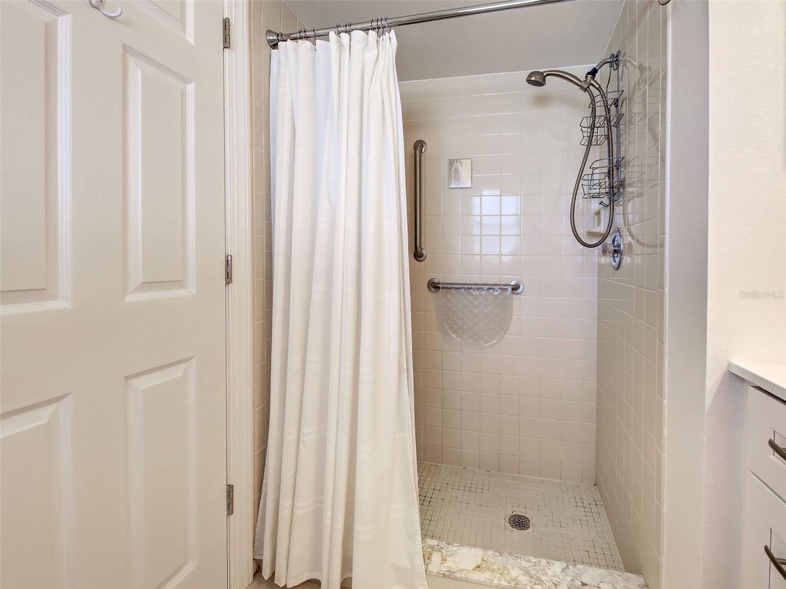 Image 24 of 36 For 6527 Hamlet Drive 26b