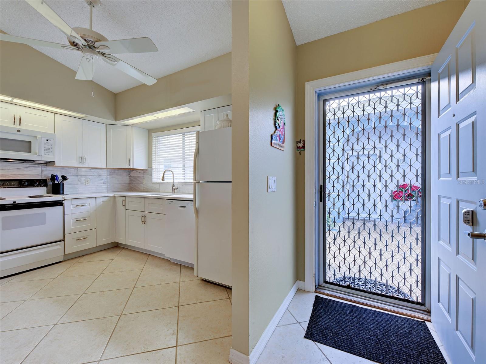 Image 6 of 36 For 6527 Hamlet Drive 26b