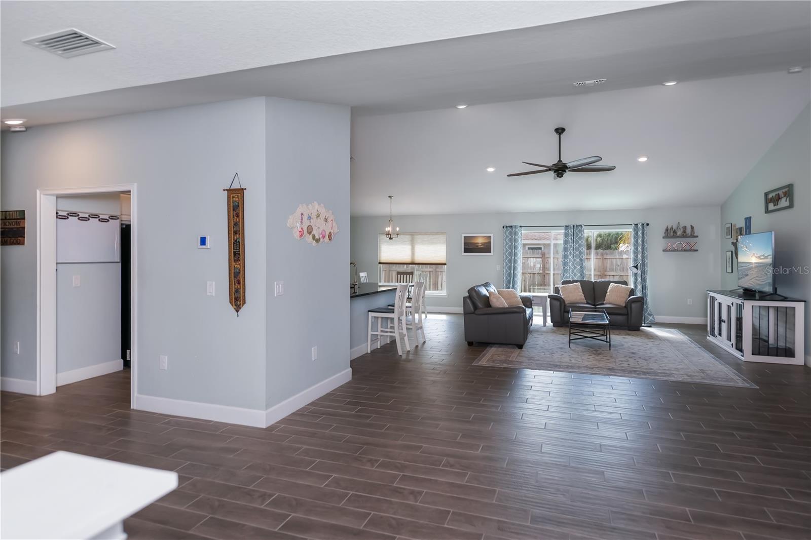 Image 5 of 58 For 601 Citrus Road