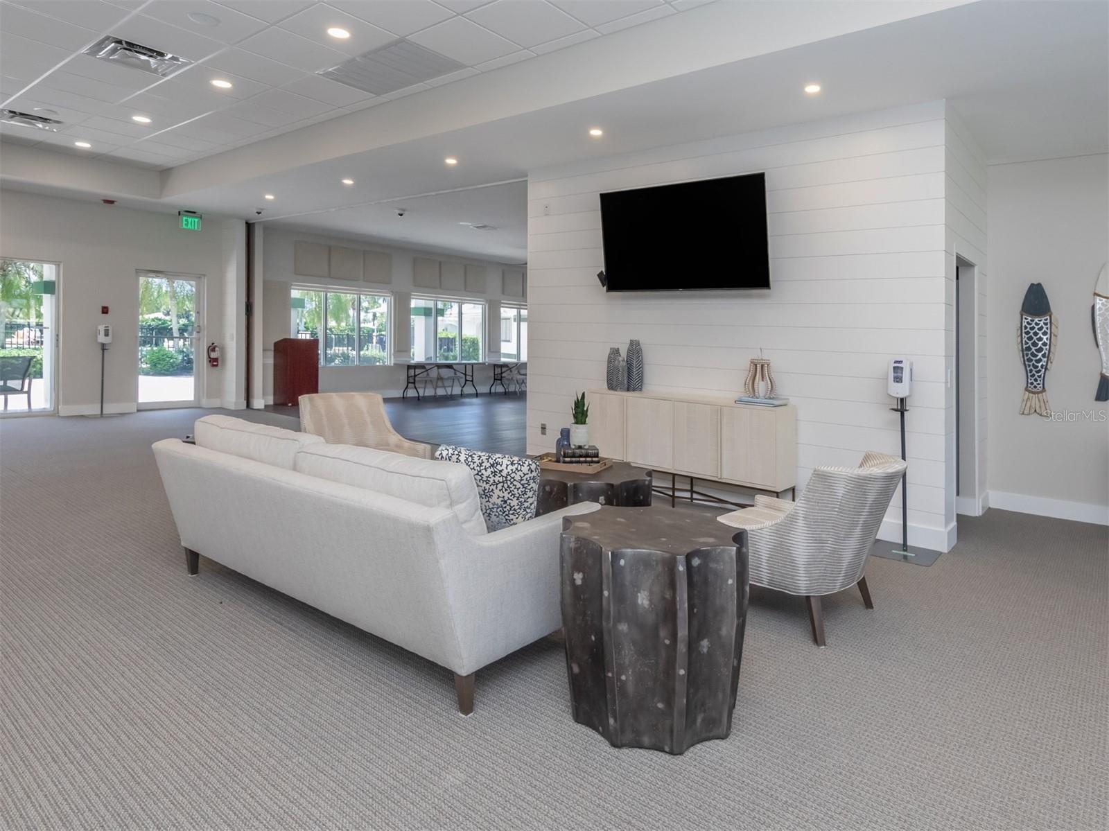 Image 31 of 58 For 1684 Valley Drive