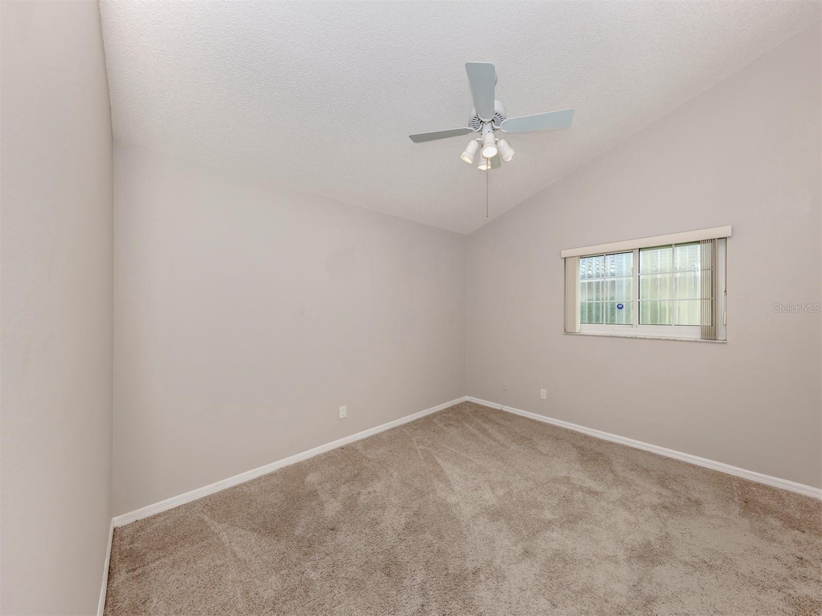 Image 18 of 49 For 1041 Truman Street