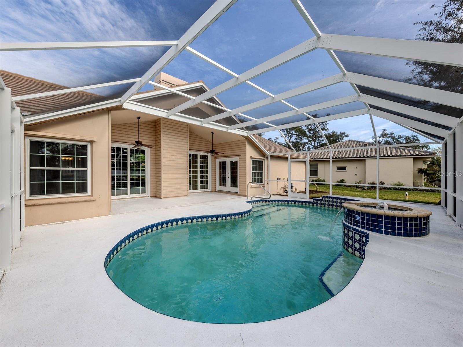 Image 26 of 49 For 1041 Truman Street