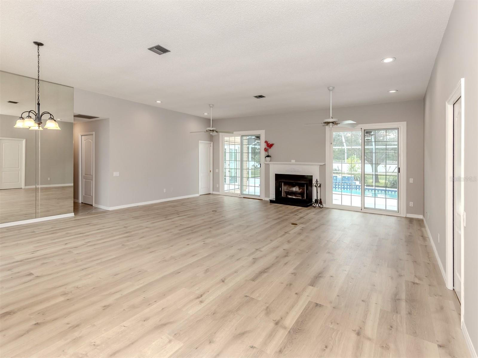 Image 5 of 49 For 1041 Truman Street