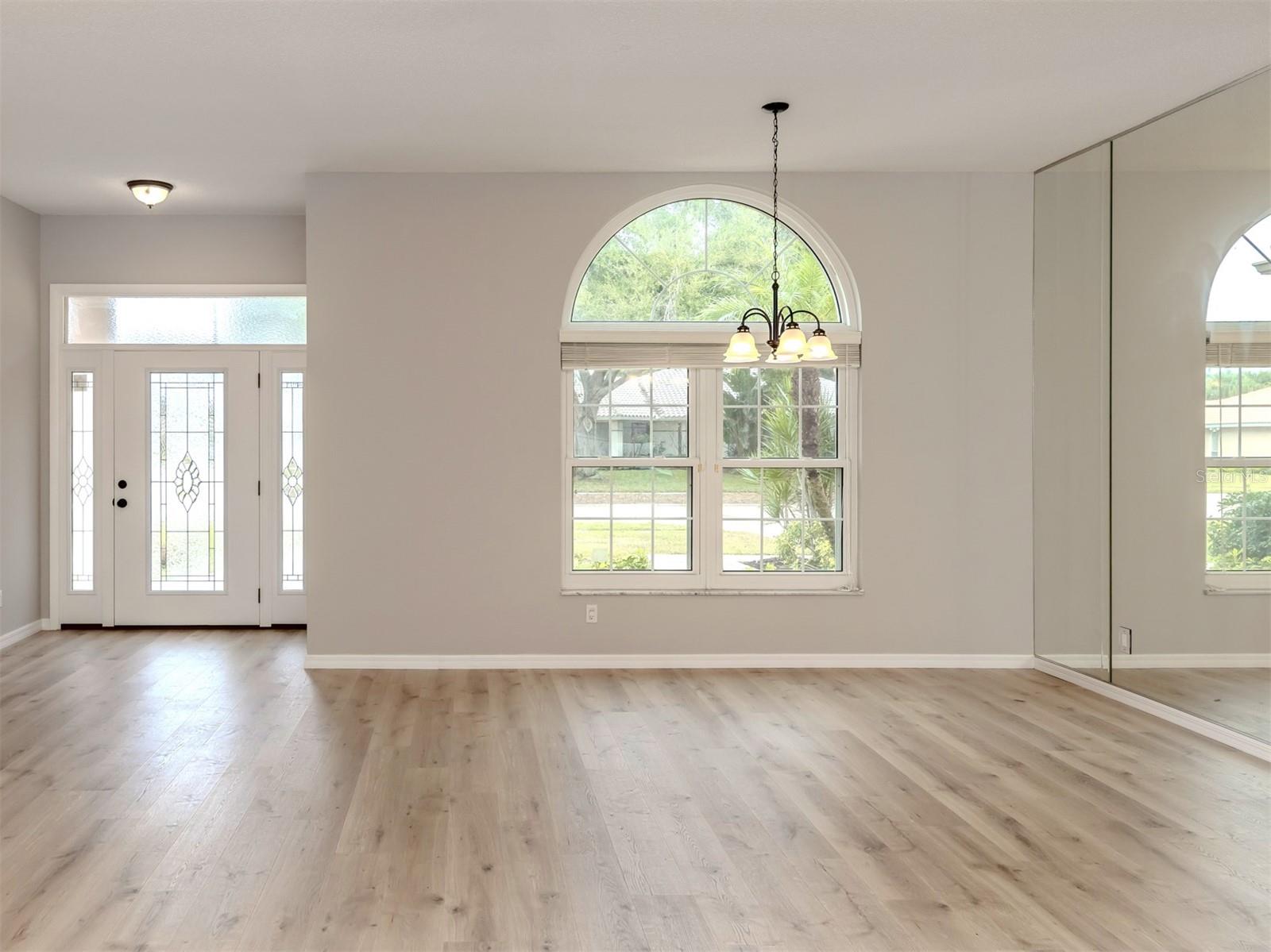 Image 7 of 49 For 1041 Truman Street