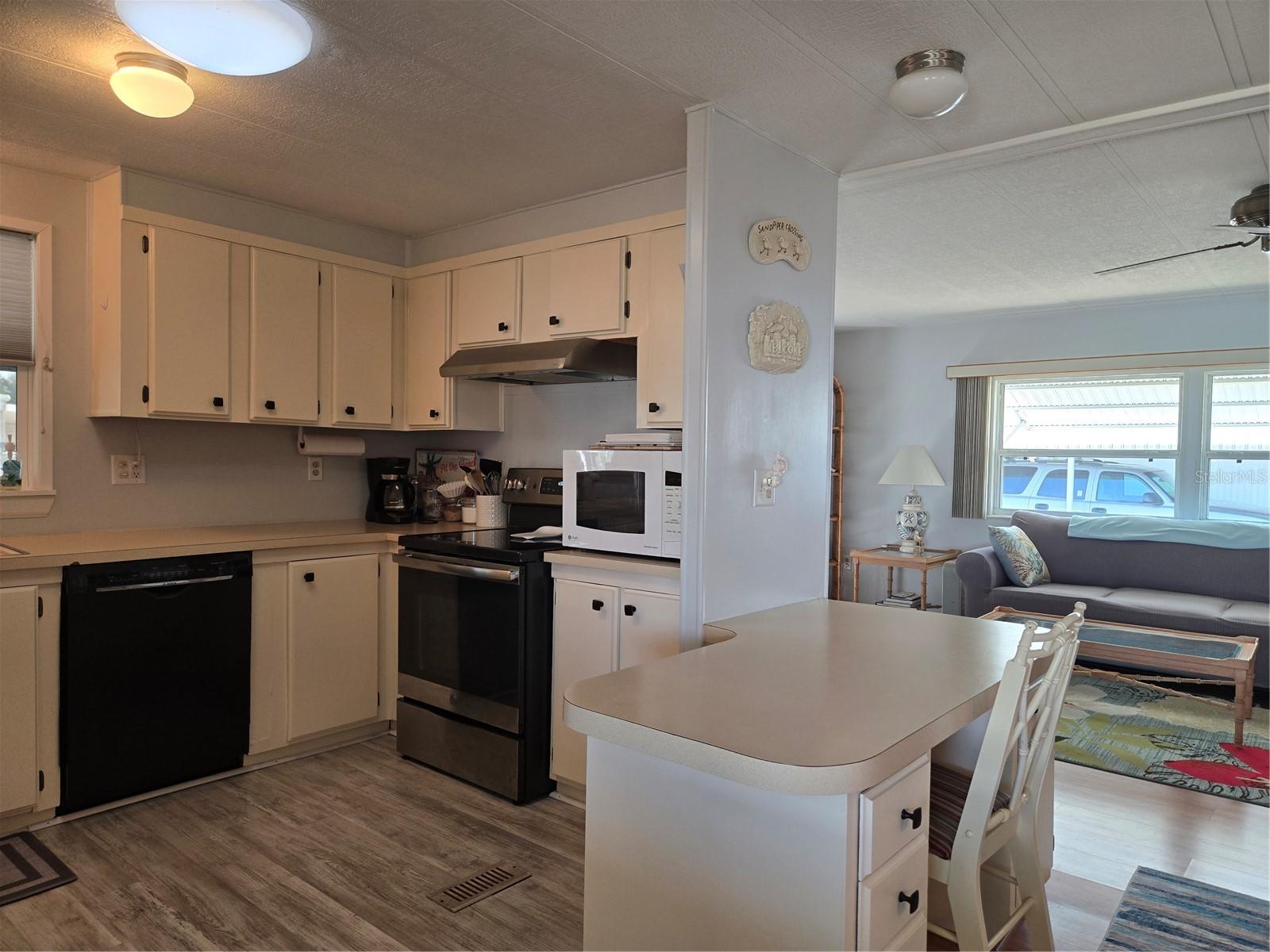 Image 12 of 37 For 500 Longwood Drive