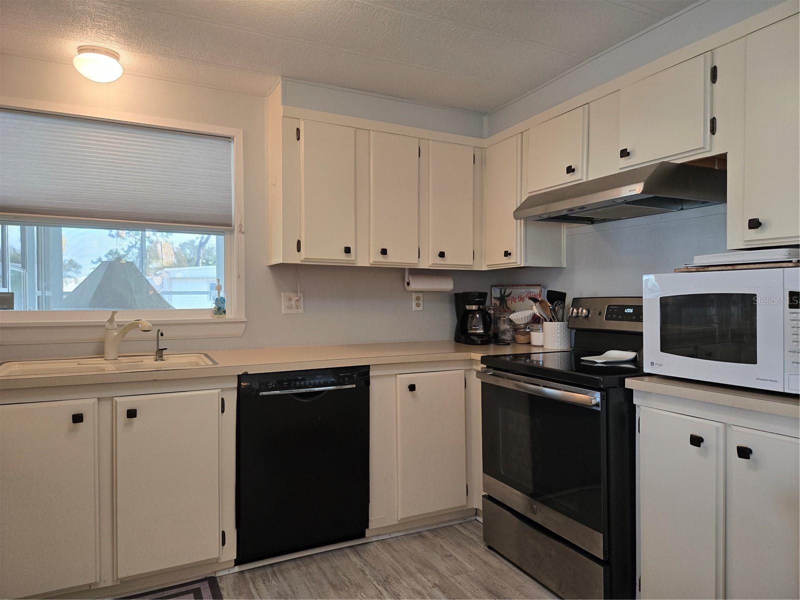 Image 17 of 37 For 500 Longwood Drive