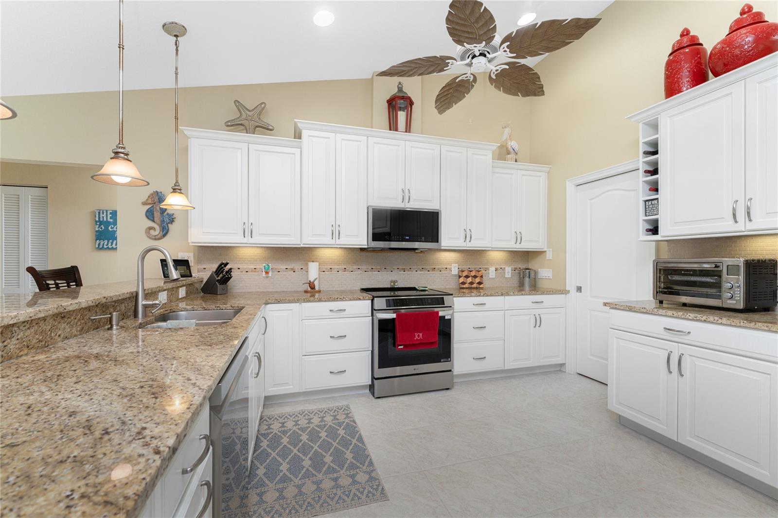 Image 11 of 40 For 537 Lake Of The Woods Drive