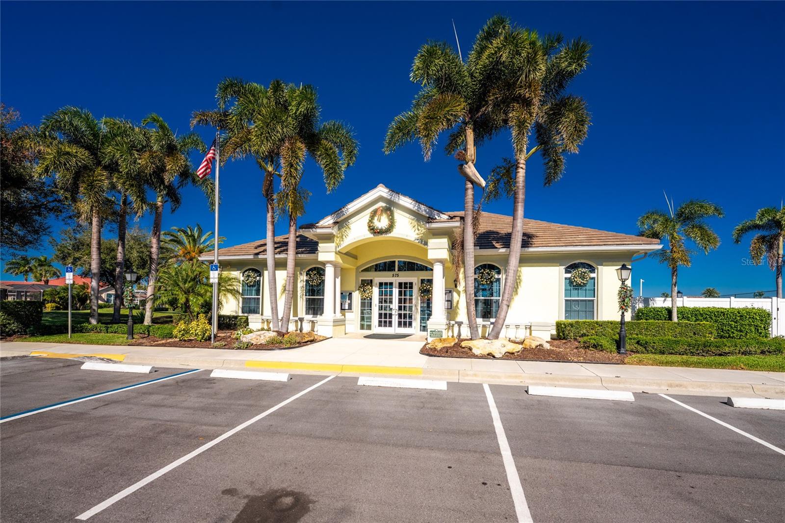 Image 35 of 40 For 537 Lake Of The Woods Drive