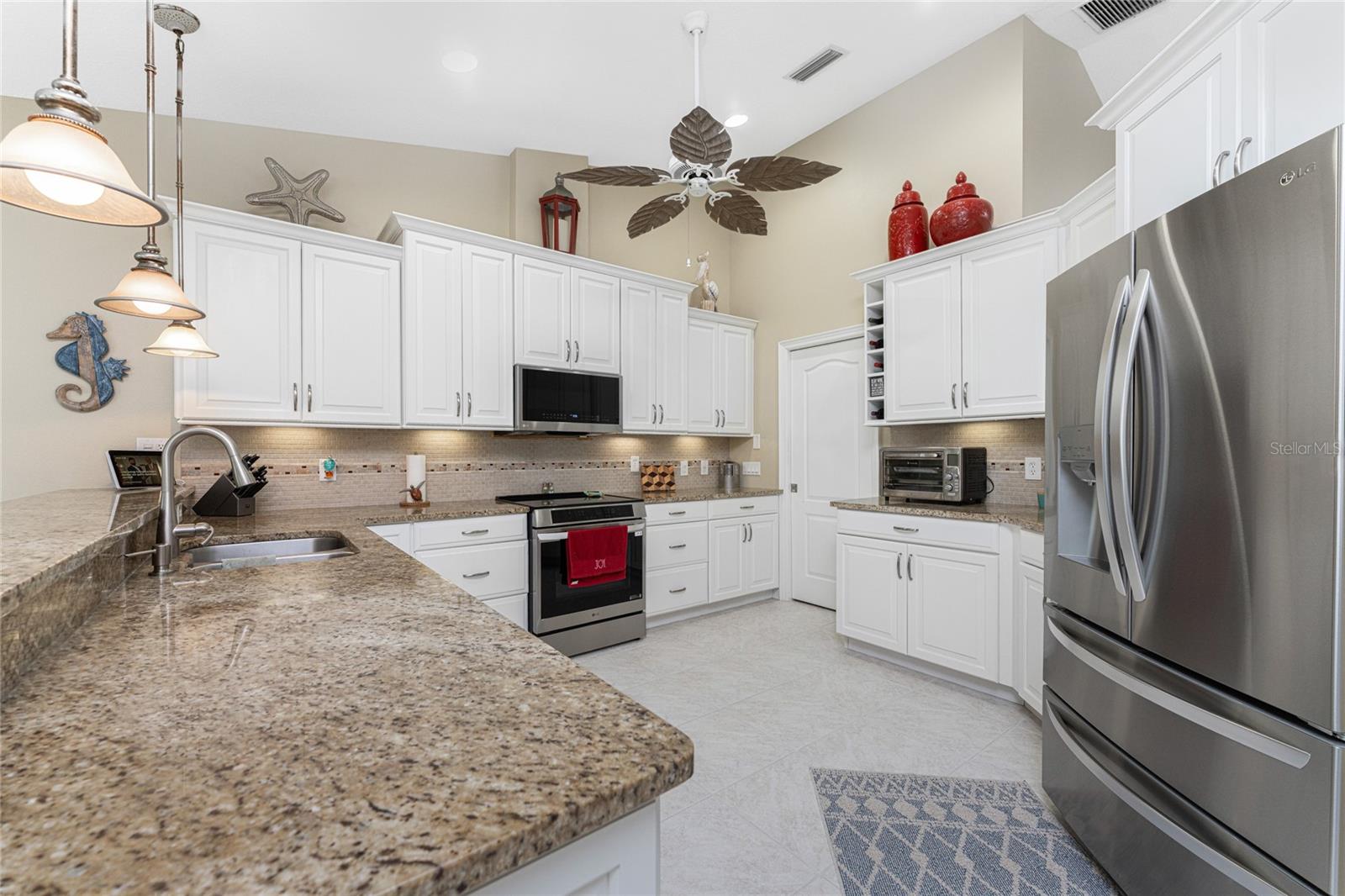 Image 9 of 40 For 537 Lake Of The Woods Drive