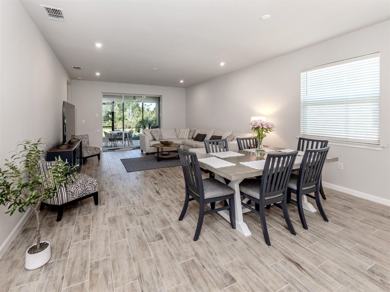 Image 18 of 50 For 20285 Symphony Place