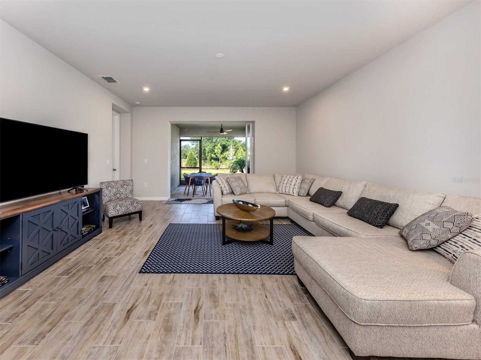 Image 5 of 50 For 20285 Symphony Place