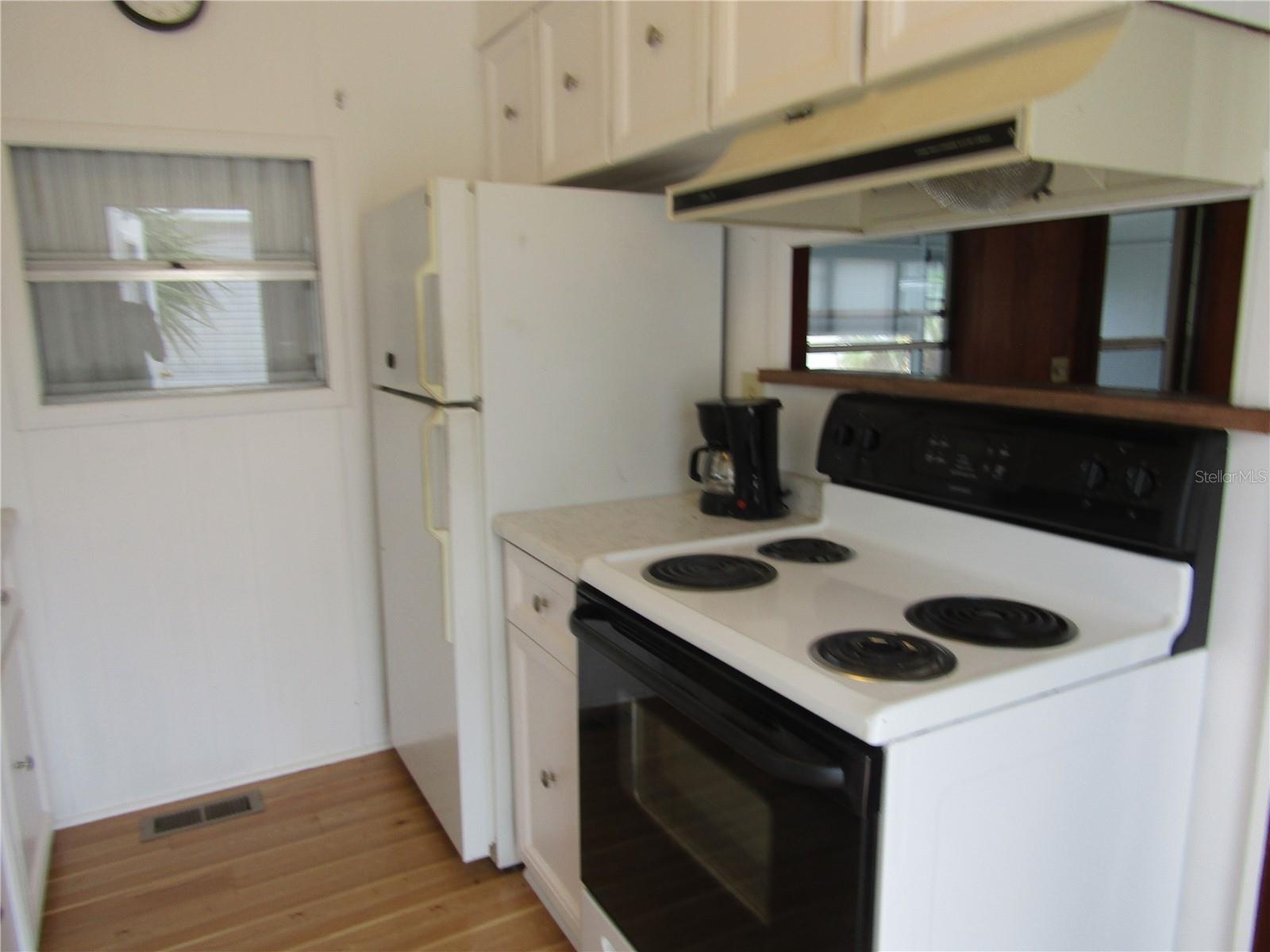 Image 3 of 20 For 721 Roma Road