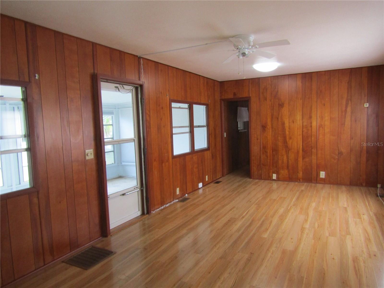 Image 4 of 20 For 721 Roma Road