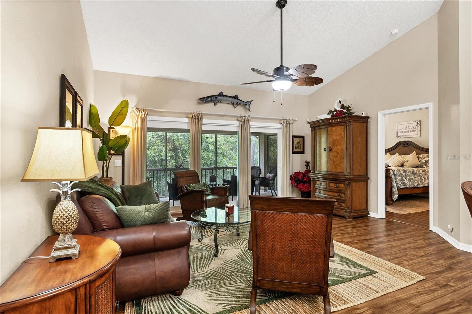 Image 4 of 27 For 7266 Eleanor Circle 202