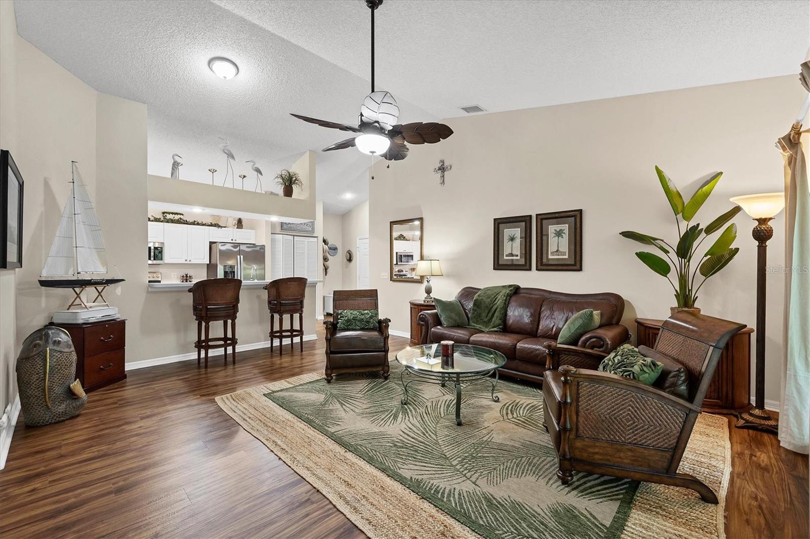 Image 6 of 27 For 7266 Eleanor Circle 202