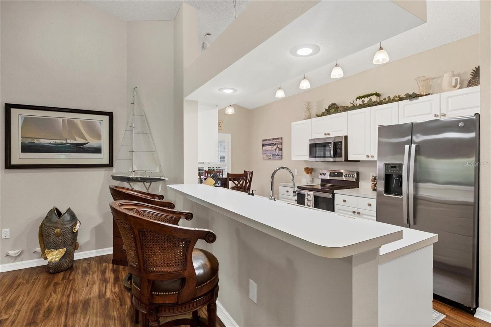 Image 7 of 27 For 7266 Eleanor Circle 202