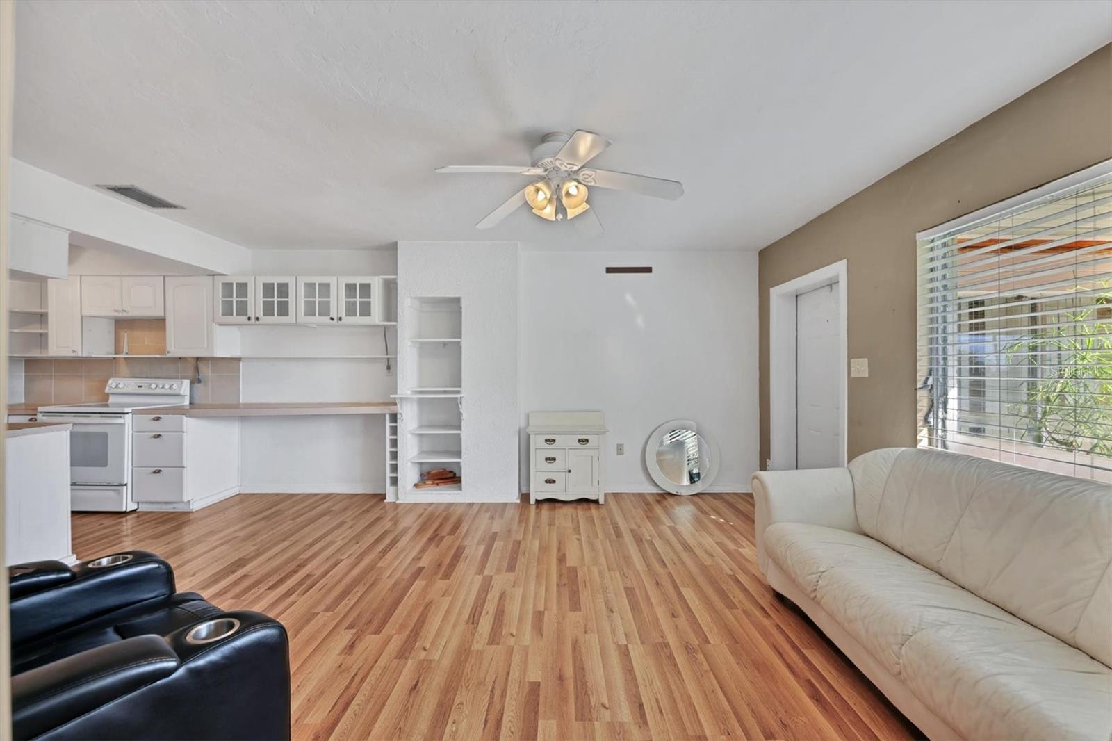 Image 10 of 32 For 2008 20th Street Court W