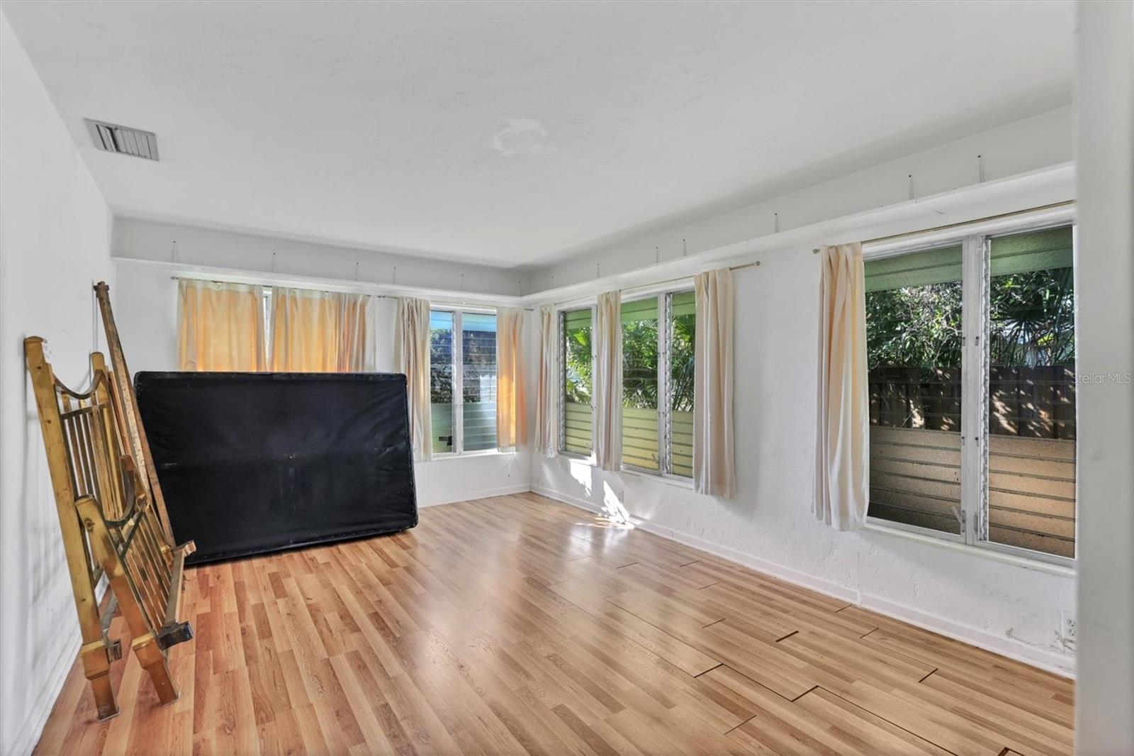 Image 19 of 32 For 2008 20th Street Court W