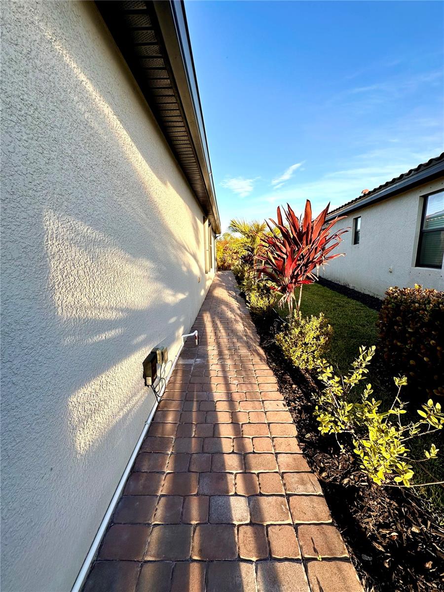 Image 42 of 57 For 20828 Cattail Boulevard