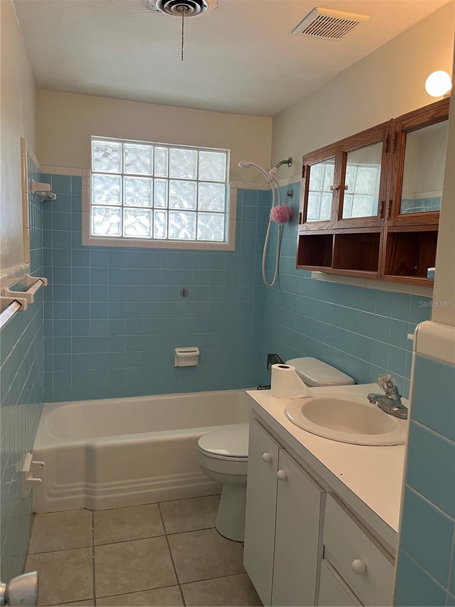 Image 7 of 7 For 705 Padua Court