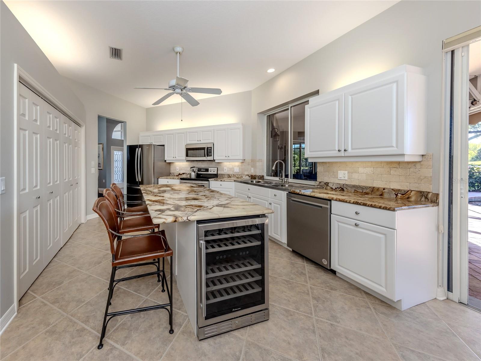 Image 12 of 60 For 406 Trenwick Lane