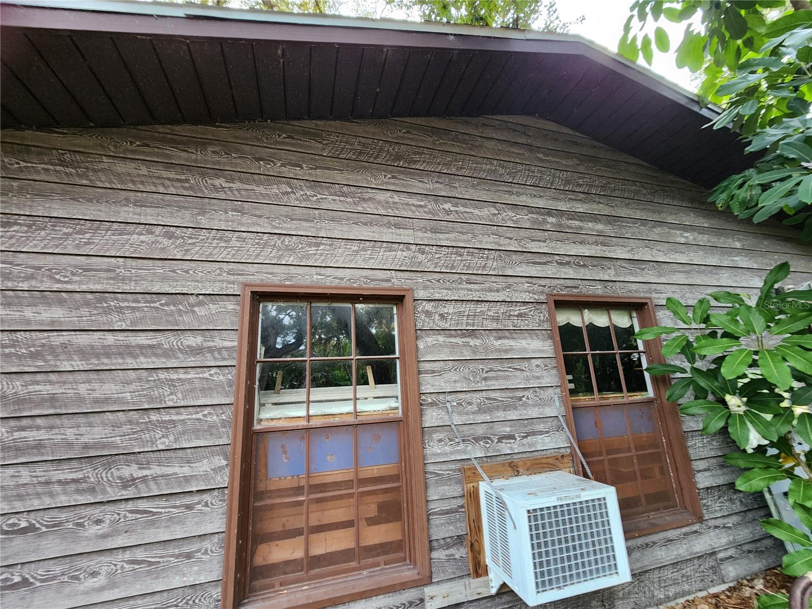 Image 11 of 70 For 286 Shamrock Drive