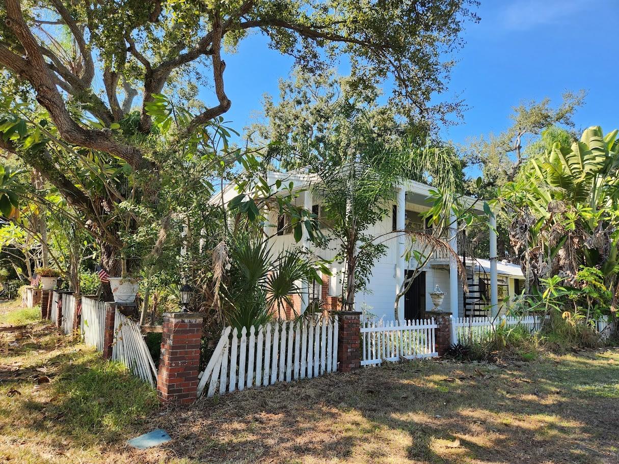 Image 3 of 70 For 286 Shamrock Drive