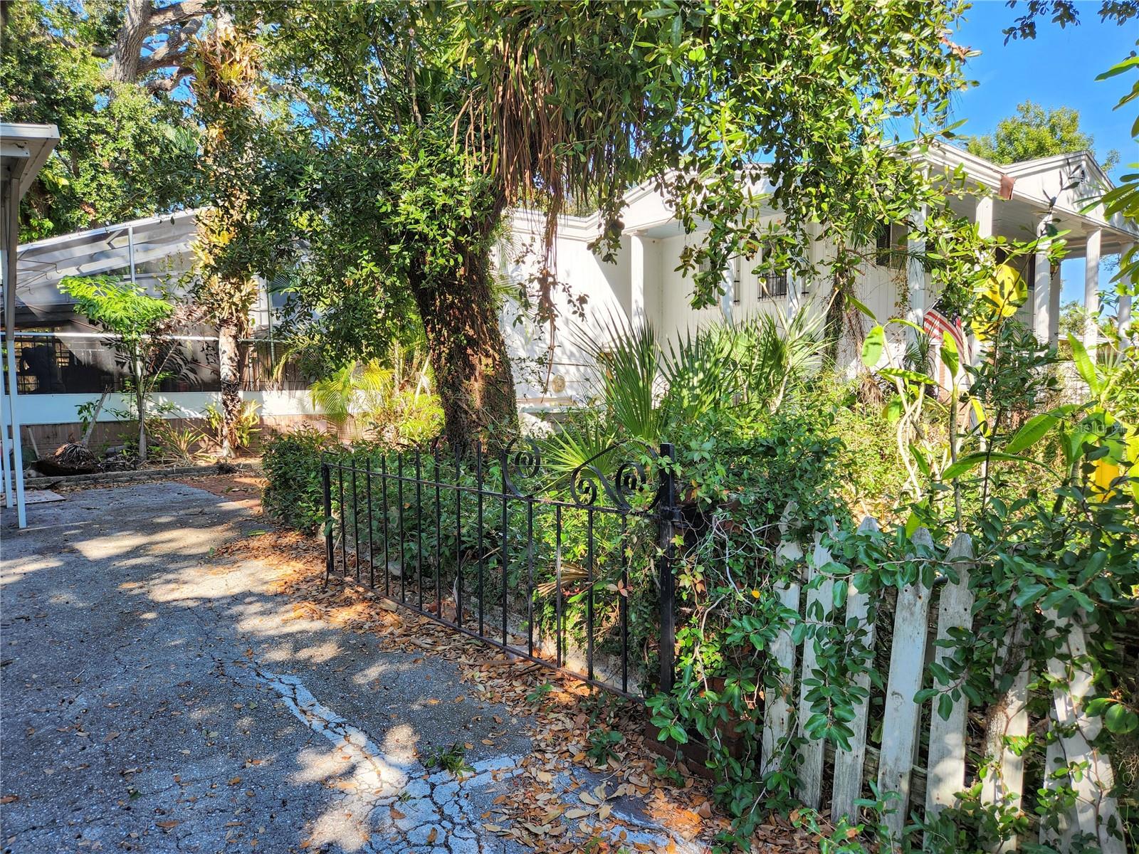 Image 6 of 70 For 286 Shamrock Drive