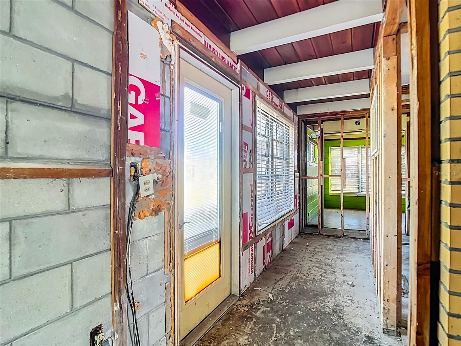 Image 11 of 47 For 1410 Deer Creek Drive