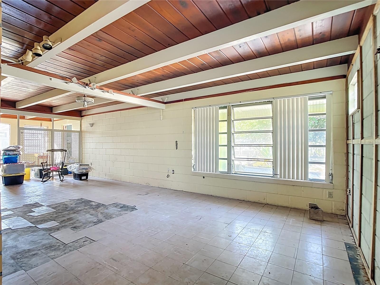 Image 37 of 47 For 1410 Deer Creek Drive