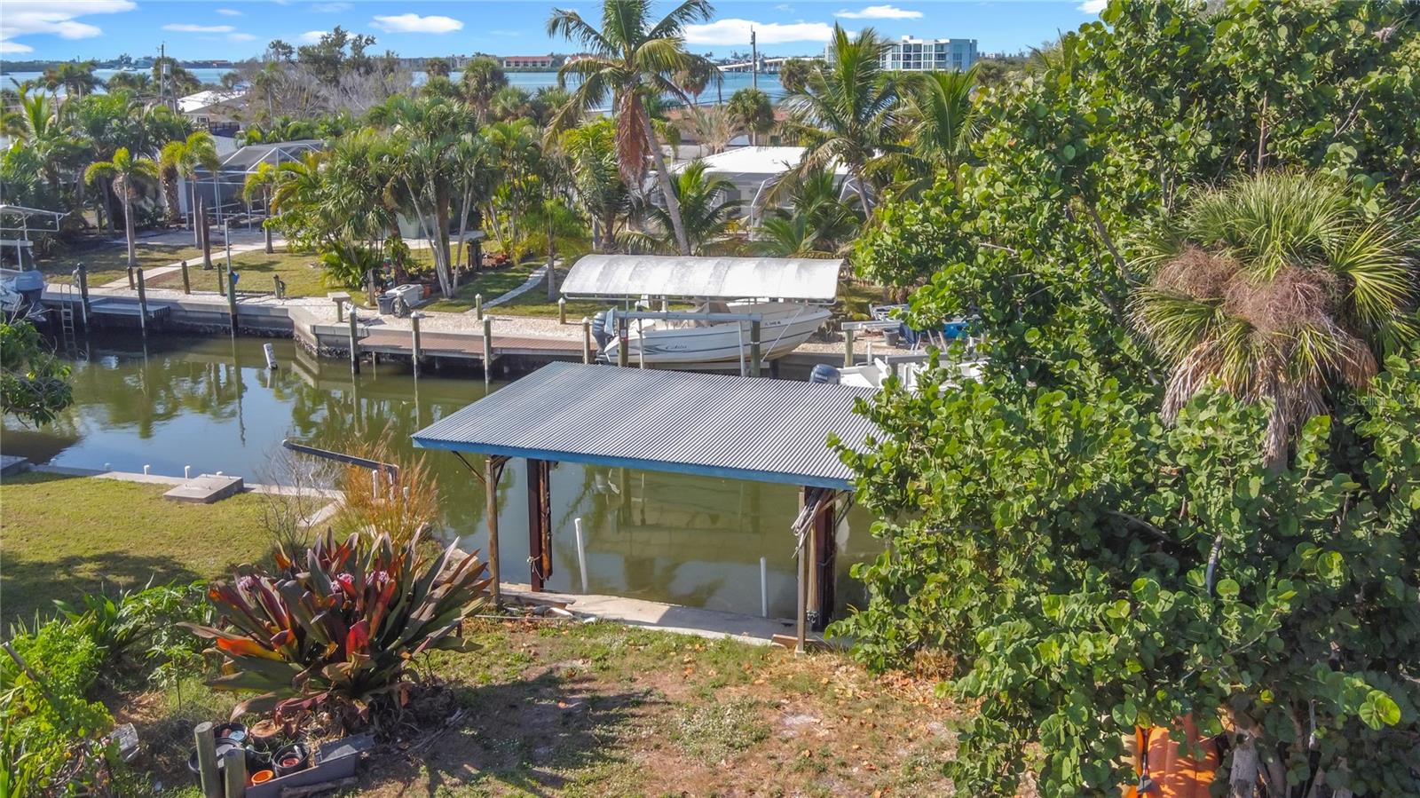 Image 39 of 47 For 1410 Deer Creek Drive