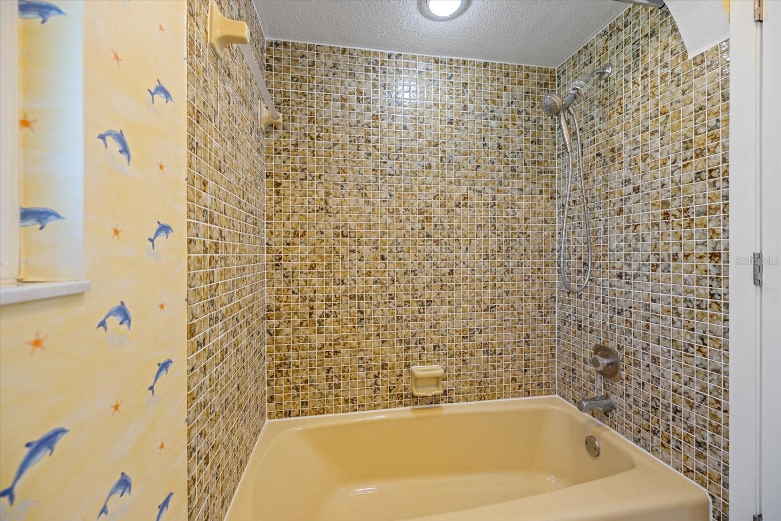 Image 17 of 26 For 3568 Roslyn Road