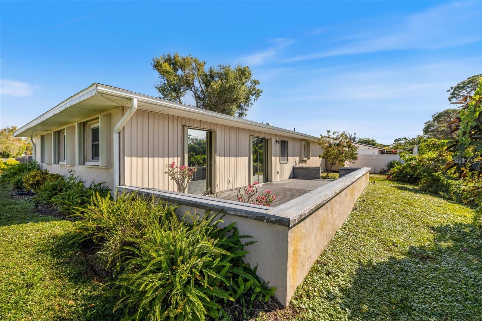 Image 4 of 26 For 3568 Roslyn Road