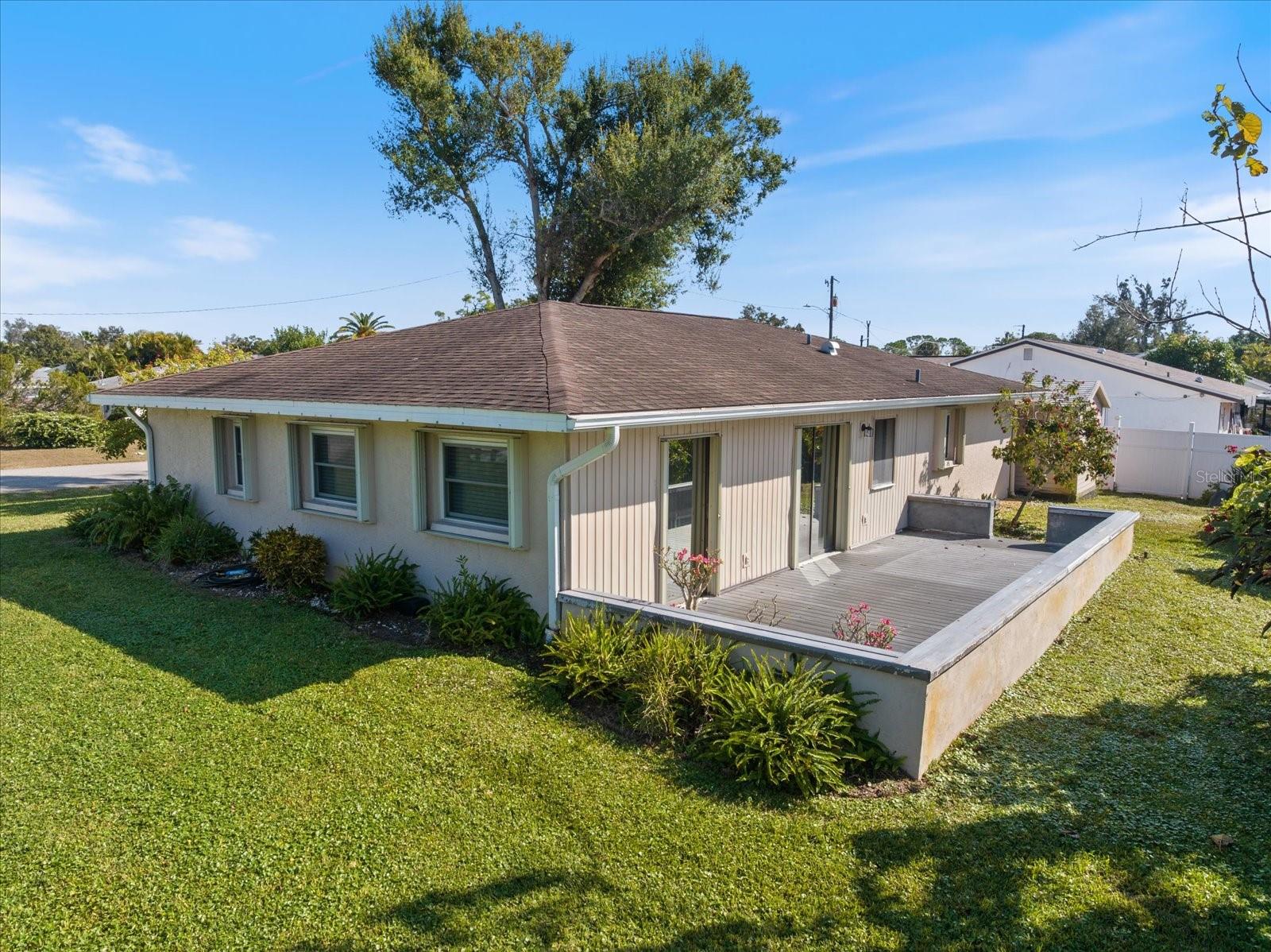 Image 5 of 26 For 3568 Roslyn Road