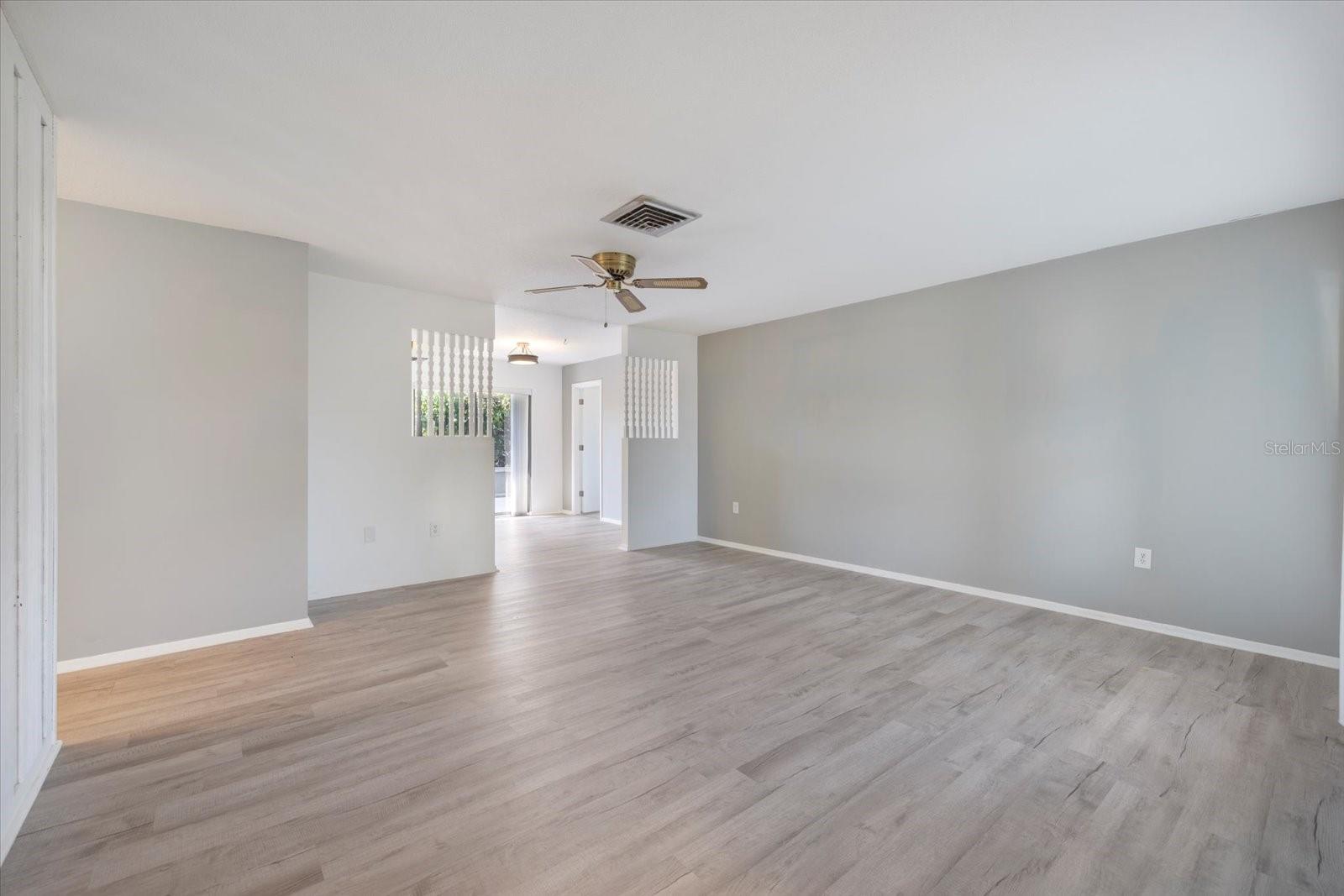 Image 8 of 26 For 3568 Roslyn Road