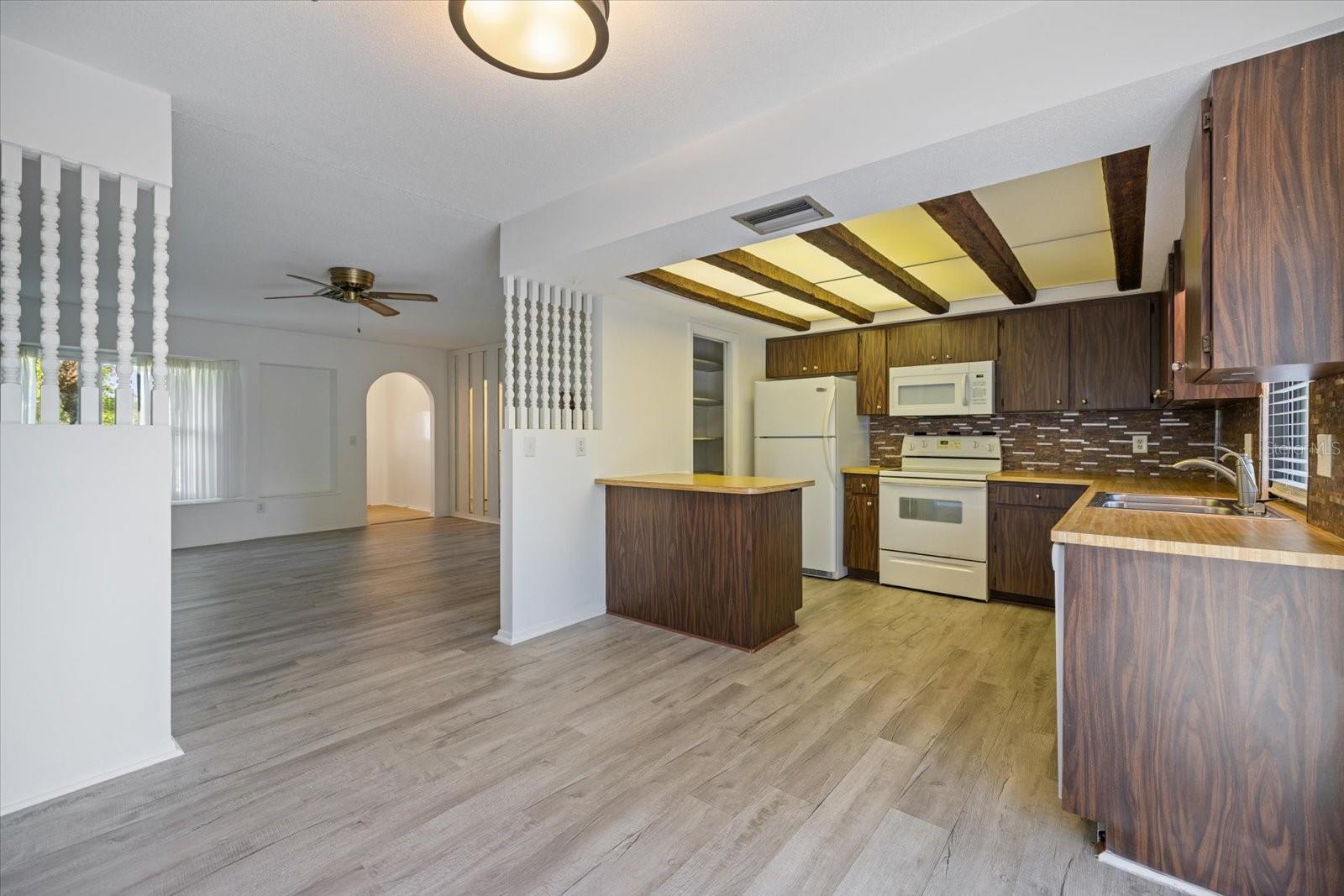 Image 9 of 26 For 3568 Roslyn Road