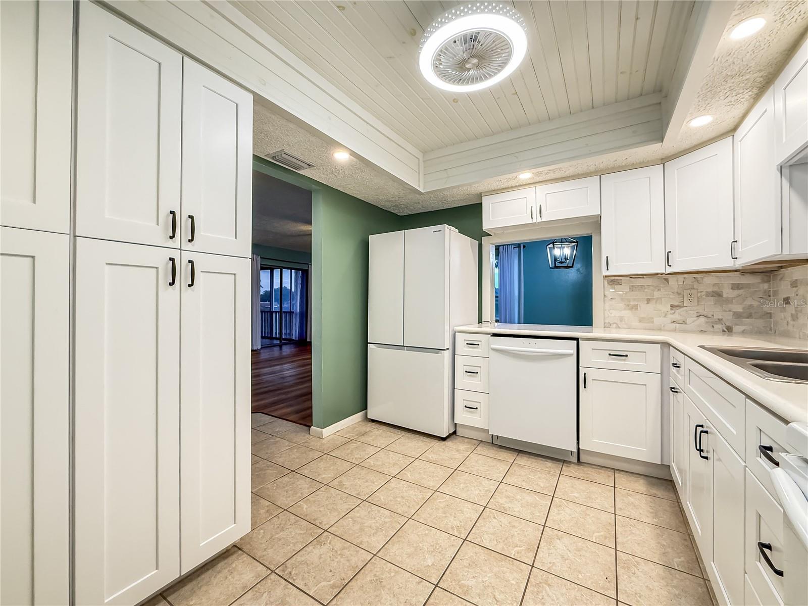 Image 13 of 29 For 1304 Miramar Street 202