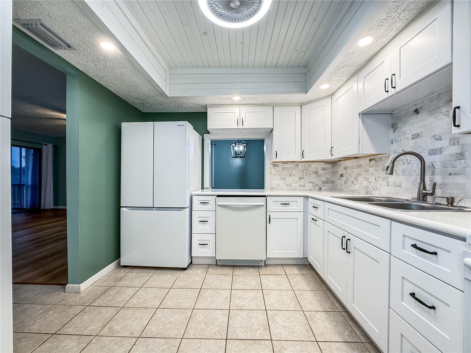 Image 15 of 29 For 1304 Miramar Street 202