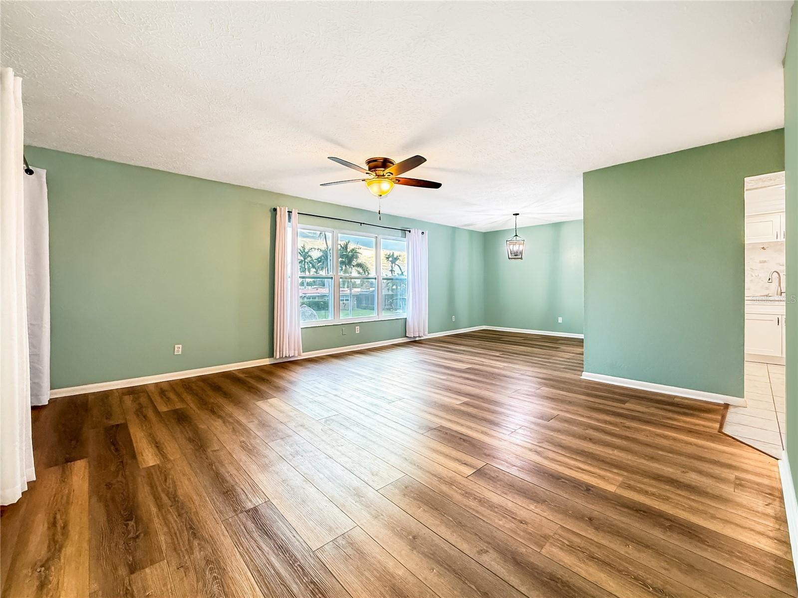 Image 4 of 29 For 1304 Miramar Street 202