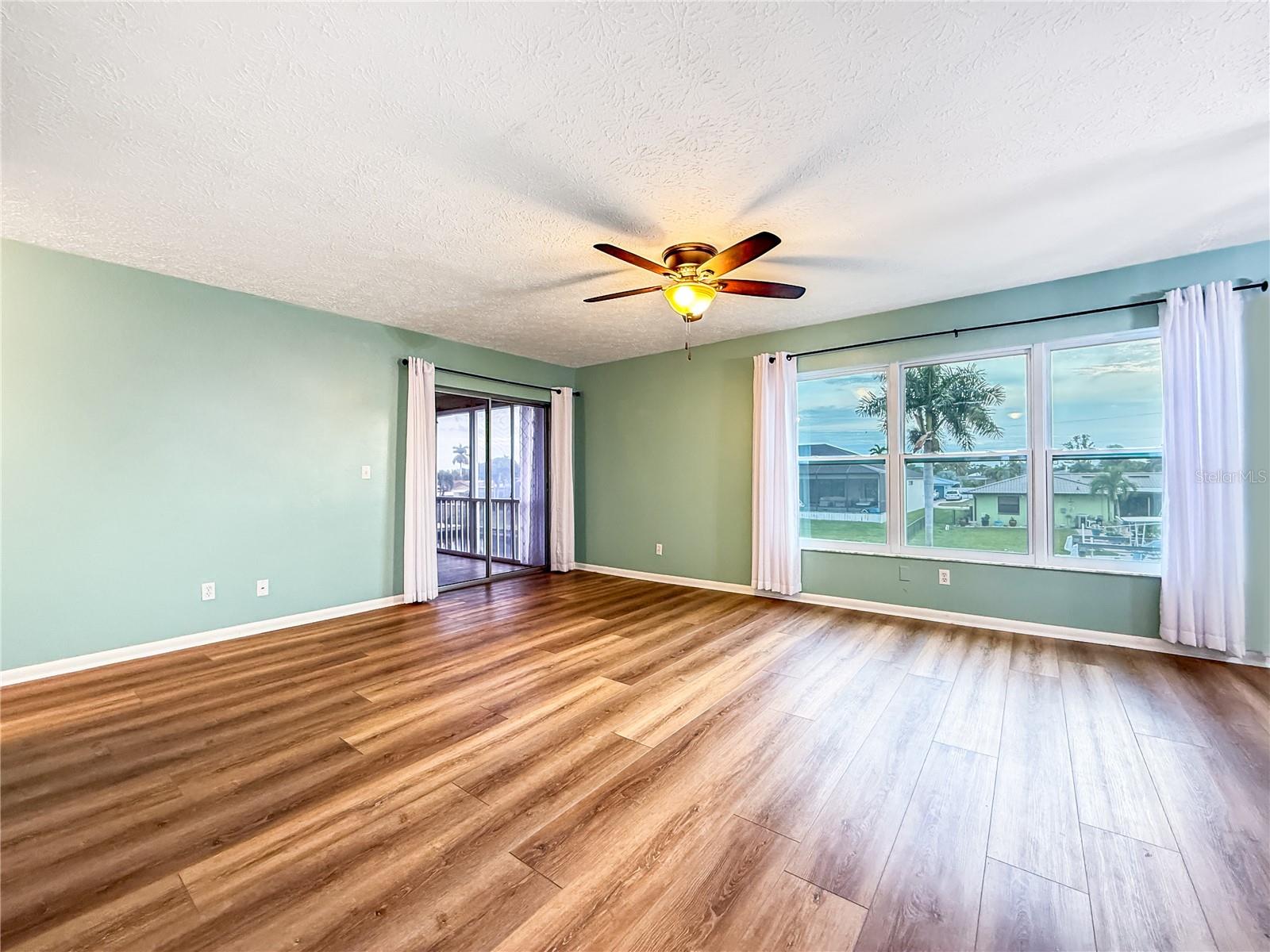 Image 6 of 29 For 1304 Miramar Street 202